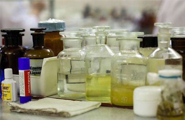 1639547462281331.jpg 進口化妝品原料報關(guān)